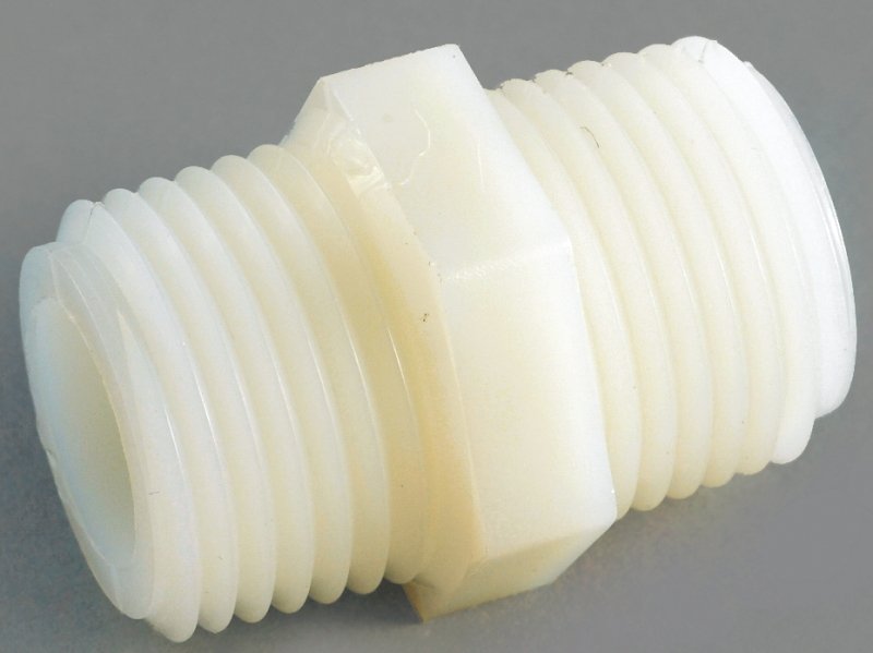 NIPPLE NYLON HEX MPT 1 IN     